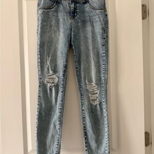 Light Wash Distressed Women’s Jeans